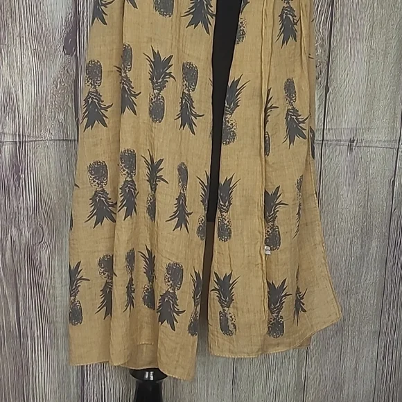 Pineapple Scarf 100% Cotton Sz 75"L x 27"W - Picture 4 of 5